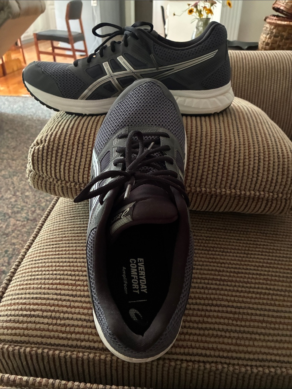 ASICS Gel Contend 5. Gray and Black Men's Athletic Running Shoes